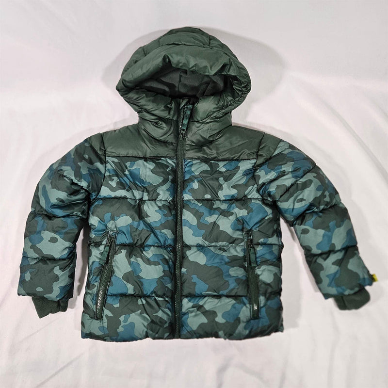 Load image into Gallery viewer, Front view of All In Motion boys&#39; short puffer coat in green camo, featuring a hood and zippered pockets for a functional and trendy winter wear.
